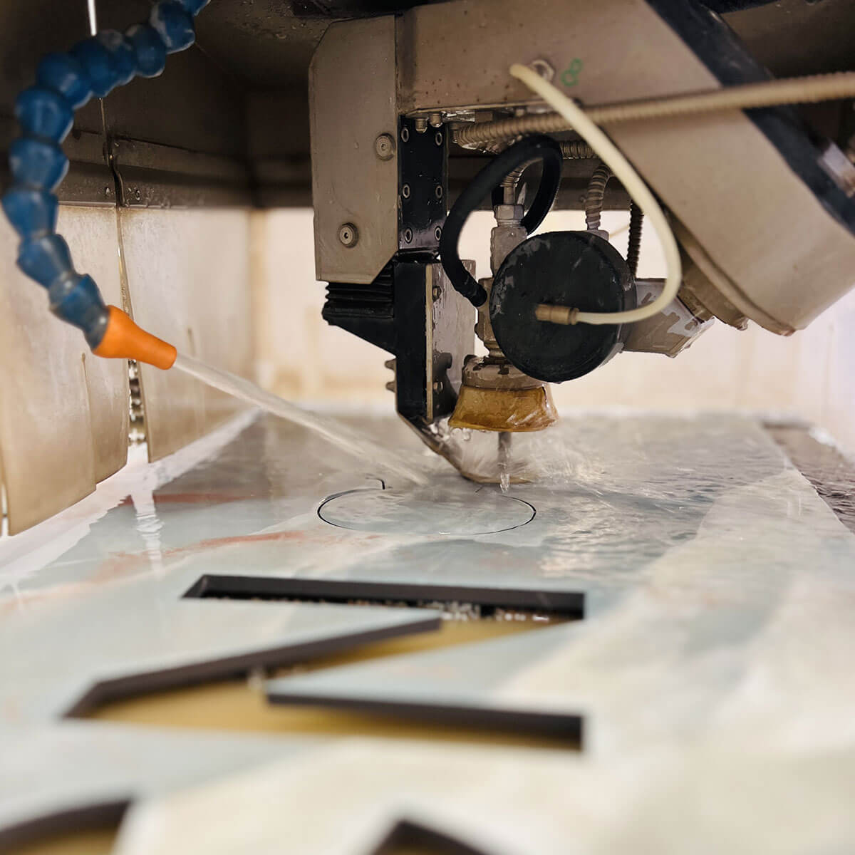CNC-Werkstatt für passgenaue Elemente für Schwimmbad, Treppe und co.