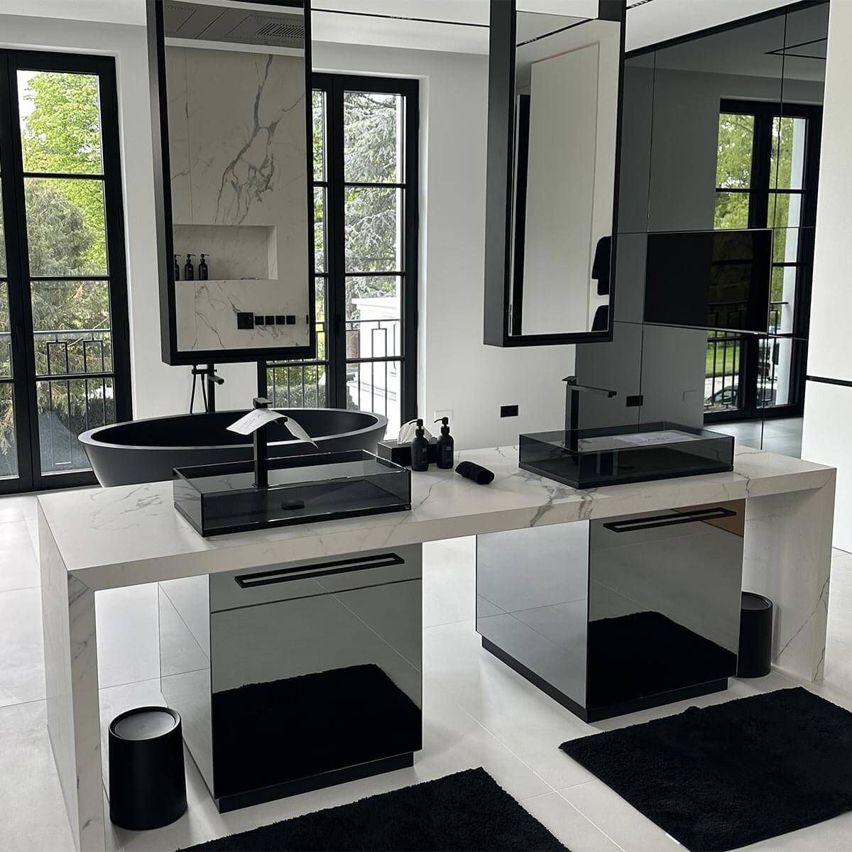 Privater Wohnungsbau:<br />
Exklusive Fliesen- & Natursteinkonzept im Badezimmer