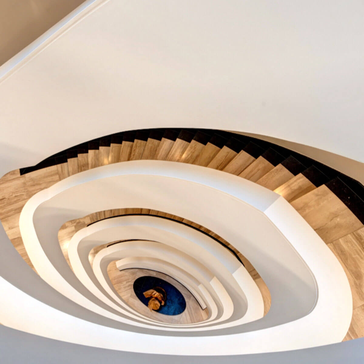 Exklusive Wendeltreppe individuell gefertigt